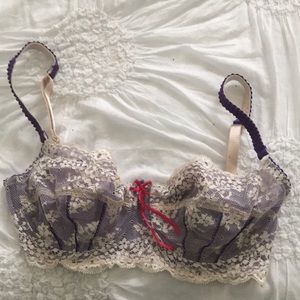 Heidi Klum 30E, 32D purple and white lace bra